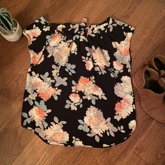 5/$20 Lauren Conrad blouse - Picture 2 of 7